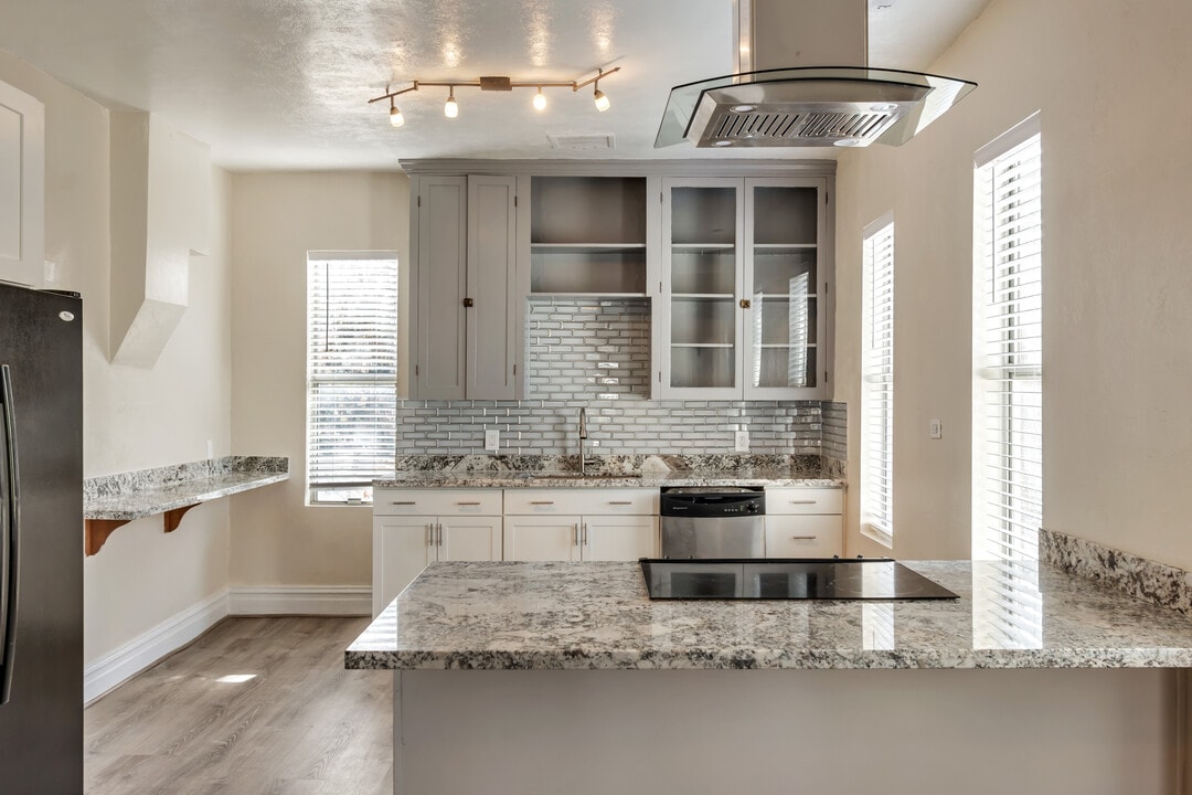 1884 E 4500 S in Holladay, UT - Building Photo