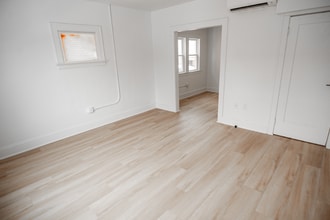 1388 W 83rd St, Unit 311 in Cleveland, OH - Building Photo - Building Photo