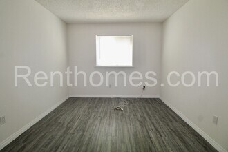 15519 Andorra Way in San Diego, CA - Building Photo - Building Photo