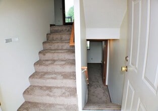 632 Westwinds Dr in Iowa City, IA - Building Photo - Building Photo