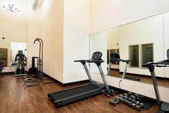 6111 Fillmore Pl in West New York, NJ - Foto de edificio - Building Photo