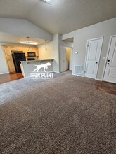5700 S Summit Creek Way in Boise, ID - Building Photo - Building Photo