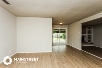 1838 Burning Tree Ln in Carrollton, TX - Building Photo - Building Photo