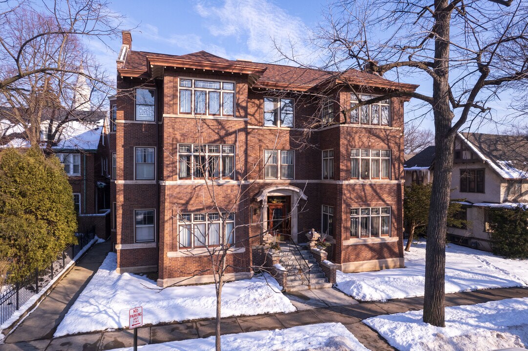 425 Greenwood St in Evanston, IL - Building Photo