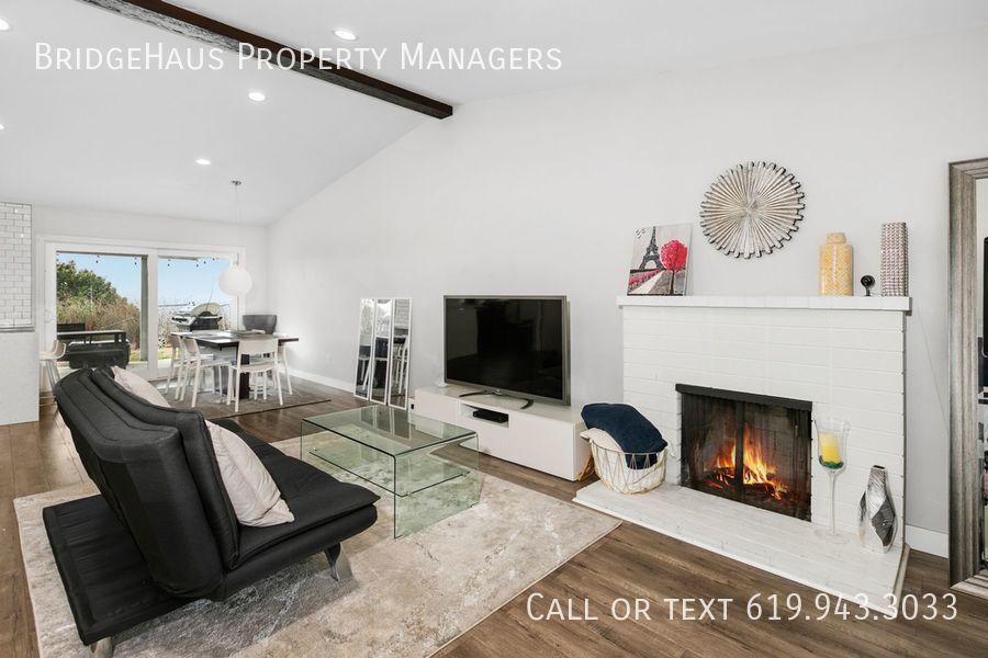 8366 High Winds Way in San Diego, CA - Building Photo