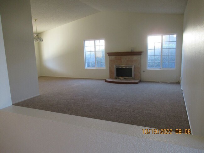 233 S Rose St in Lompoc, CA - Building Photo - Building Photo