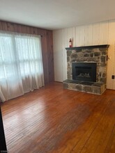 210 Pohatcong Rd in Highland Lakes, NJ - Foto de edificio - Building Photo