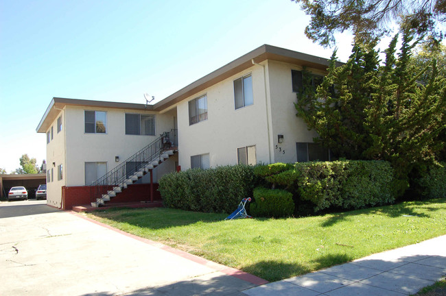 535 E Taylor Ave in Sunnyvale, CA - Foto de edificio - Building Photo