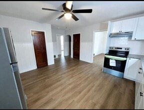 914 Hellertown Rd in Bethlehem, PA - Building Photo - Building Photo