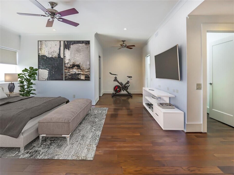 2929 Buffalo Speedway Photo