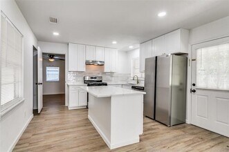 3227 San Paula Ave in Dallas, TX - Building Photo - Building Photo