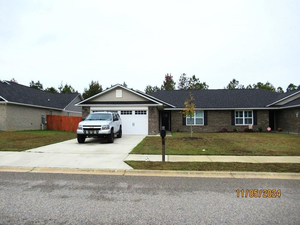 610 Constitution Dr in Sumter, SC - Building Photo