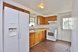 408 Joslen Blvd in Hudson, NY - Building Photo - Building Photo