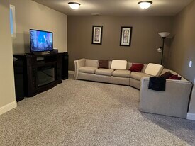 16521 124th Ave NE, Unit 16521 Basement in Bothell, WA - Building Photo