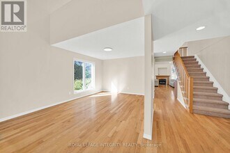 2877 Brigham Way in Ottawa, ON - Building Photo - Building Photo