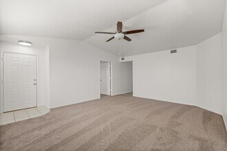 11040 Vistazo Pl SE in Albuquerque, NM - Building Photo - Building Photo