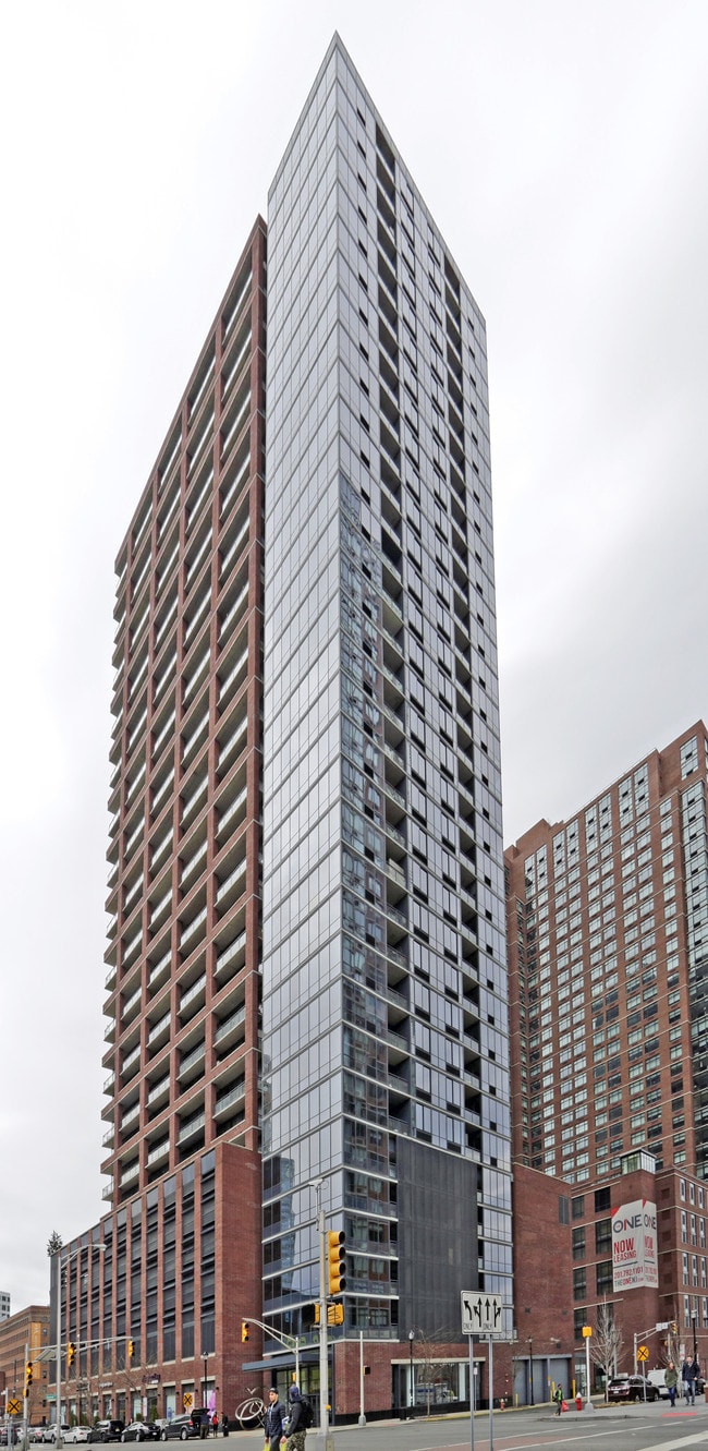 A Condominiums in Jersey City, NJ - Building Photo - Building Photo