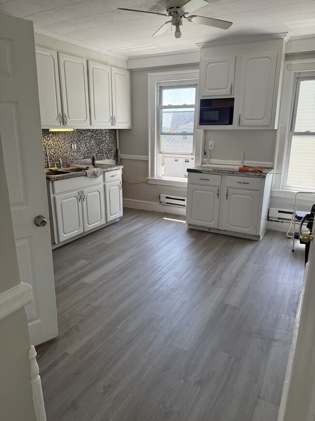 42 Putnam St in Waterbury, CT - Foto de edificio - Building Photo