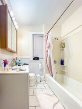 209 Chestnut Hill Ave, Unit 1 in Boston, MA - Foto de edificio - Building Photo