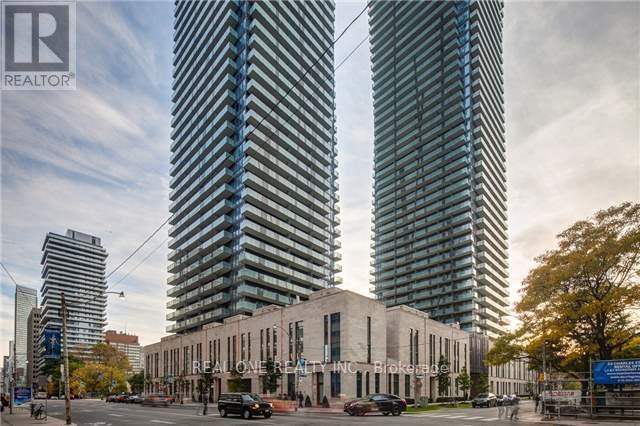 1080-1080 Bay St.