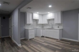 210 E Hurst St in Harlingen, TX - Building Photo - Building Photo