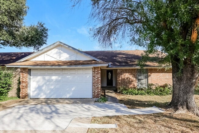 property at 2854 Southpark Ln