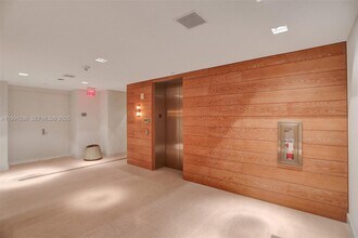 3535 Hiawatha Ave in Miami, FL - Building Photo - Building Photo