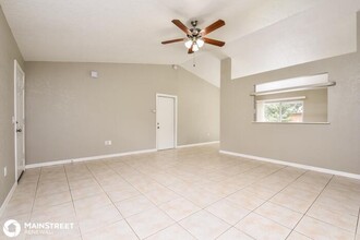 2630 Canoe Ln-Unit -2406.527250 in North Port, FL - Building Photo - Building Photo