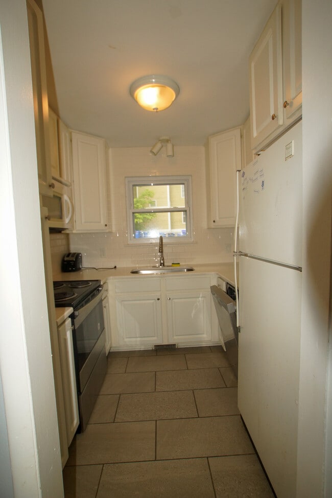 205 Sunrise Ln in Chapel Hill, NC - Building Photo - Building Photo