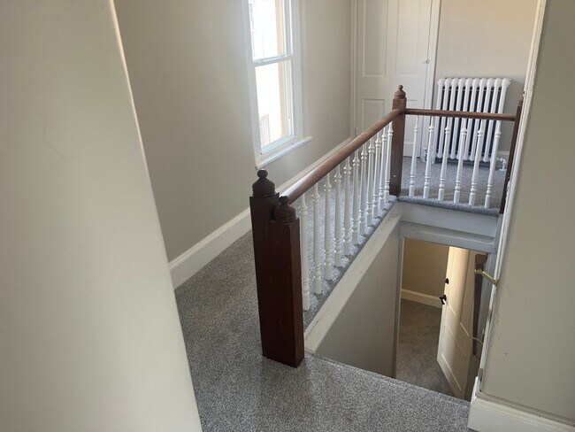 31 N Main St, Unit Apt4 in Ambler, PA - Building Photo - Building Photo