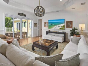 165 Broad Ave S in Naples, FL - Building Photo - Building Photo