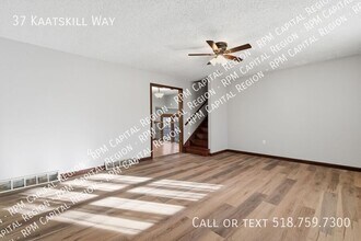 37 Kaatskill Way in Ballston Spa, NY - Building Photo - Building Photo