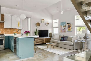 2000 Riverview St in Austin, TX - Building Photo