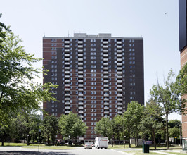 30 Teesdale Pl in Toronto, ON - Building Photo - Building Photo