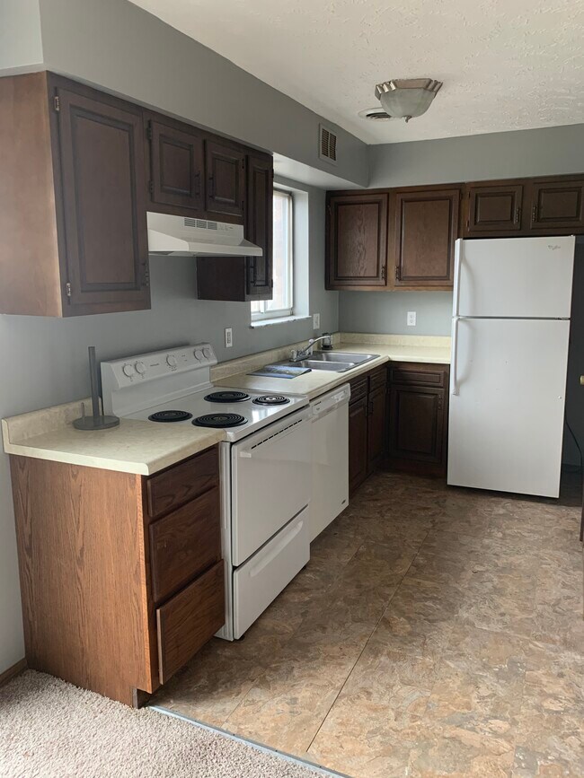 1909 Buffington Ave Apartments and Nearby Huntington Apartments For