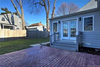 22 Usher St in Milford, CT - Building Photo - Building Photo