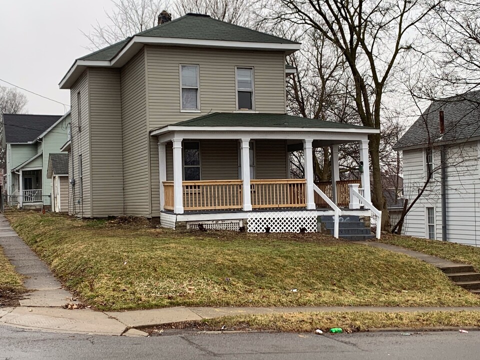 306 Altamont Ave in Mansfield, OH - Building Photo