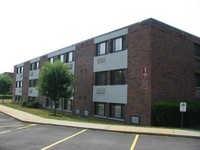 Maple Ridge Apartments in Lower Burrell, PA - Foto de edificio - Building Photo