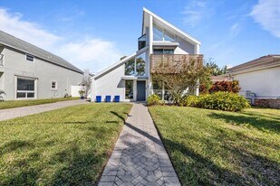 2903 W Bay Ct Ave in Tampa, FL - Building Photo