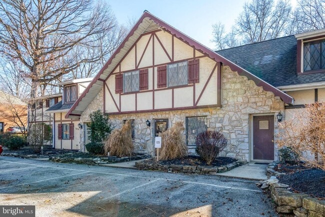 926 Rhue Haus Ln in Hummelstown, PA - Foto de edificio - Building Photo