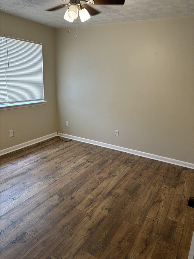 923 Pine Oak Trl in Austell, GA - Building Photo - Building Photo