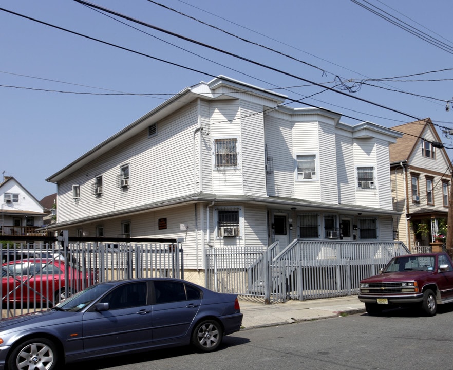 542 Franklin St in Elizabeth, NJ - Building Photo