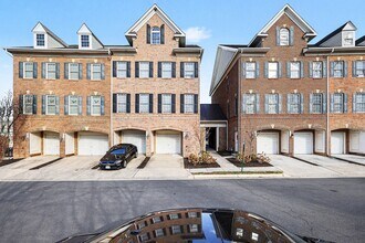 4679 Red Admiral Way in Fairfax, VA - Building Photo - Building Photo