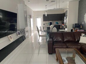 4745 NW 84th Ct in Doral, FL - Building Photo - Building Photo