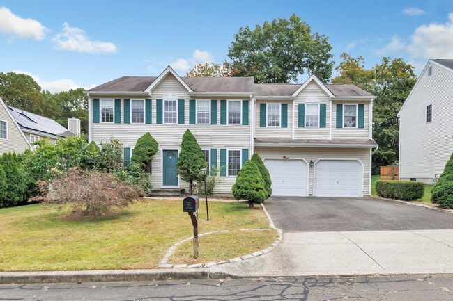 property at 9 Milford Hunt Ln