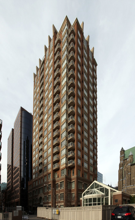 80-100 Hayden St in Toronto, ON - Building Photo