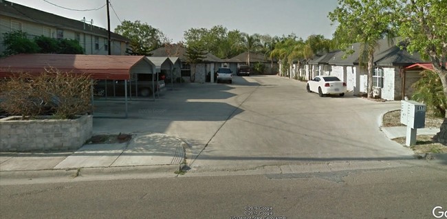 Villa Real Apartments in Harlingen, TX - Foto de edificio - Building Photo