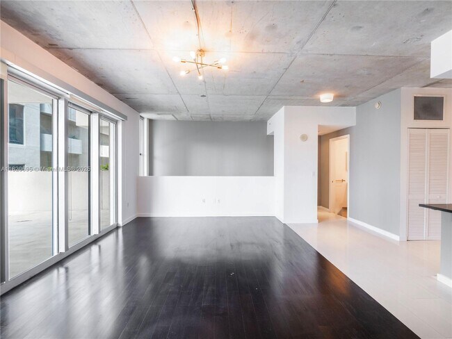 3449 NE 1st Ave in Miami, FL - Building Photo - Building Photo