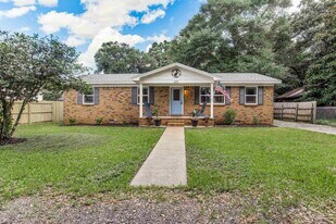 520 Selina St in Pensacola, FL - Building Photo