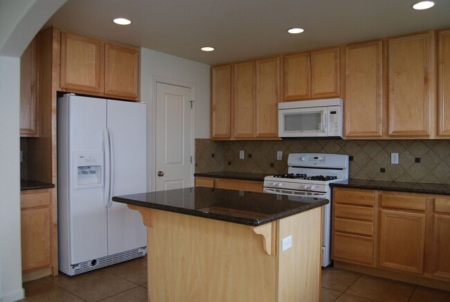 7680 Stone Bluff Way in Reno, NV - Building Photo - Building Photo